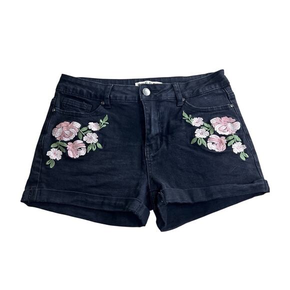 Encore Black Embroidered Flowers Jean Shorts Sz 7 Cuffed Stretch 2.5" Inseam - Picture 7 of 7
